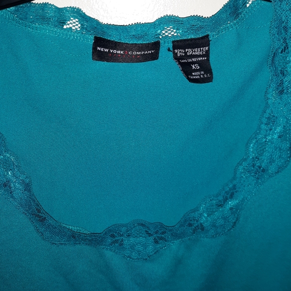 NY&Co tank top - Picture 2 of 2